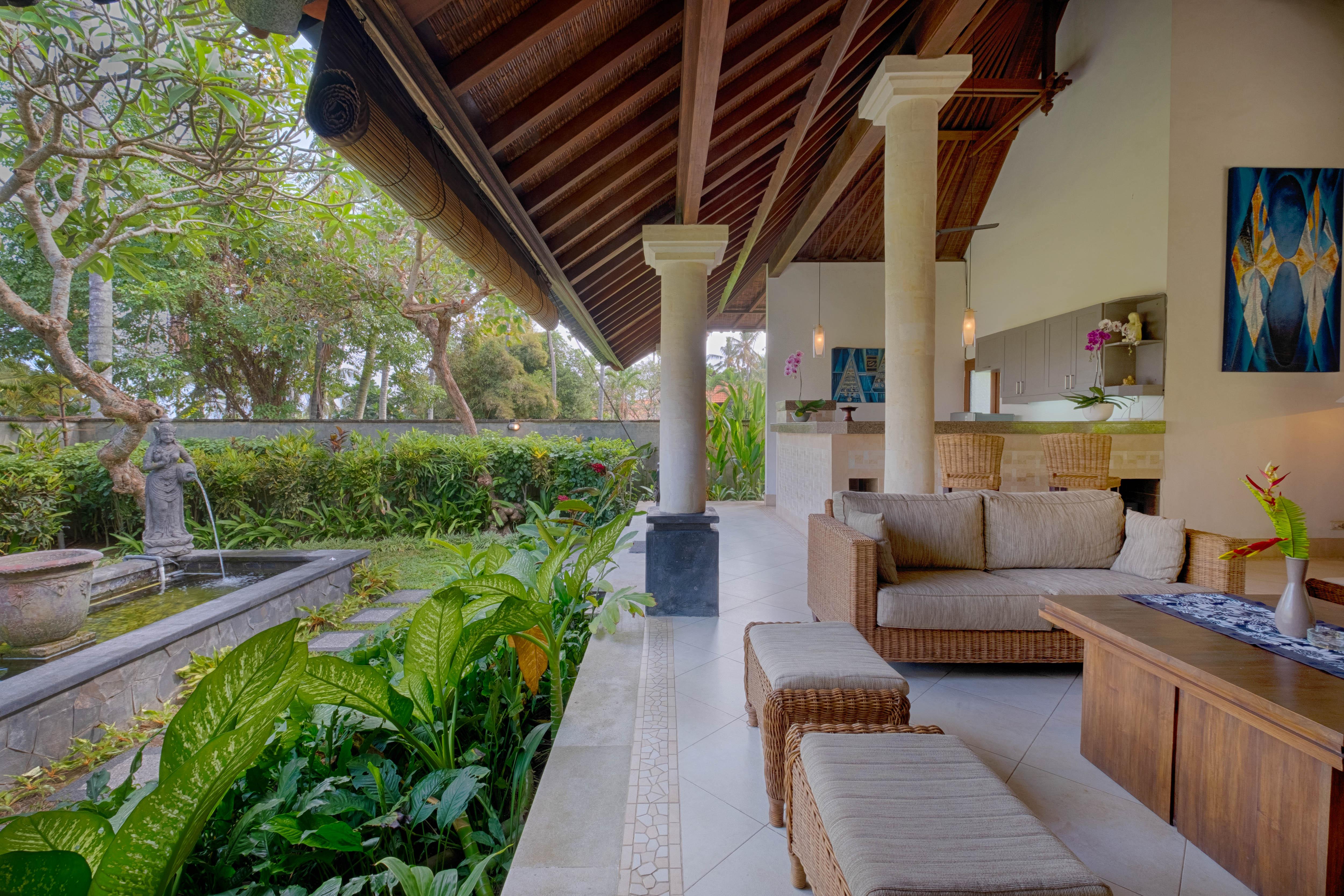 Kutus Kutus Saba Beach Villa Sukawati Exterior foto